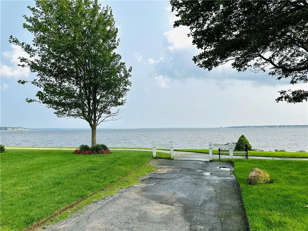 7 15th Avenue Warwick RI 02886