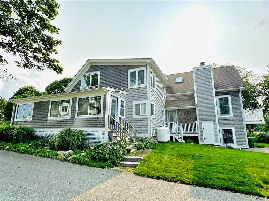 7 15th Avenue Warwick RI 02886