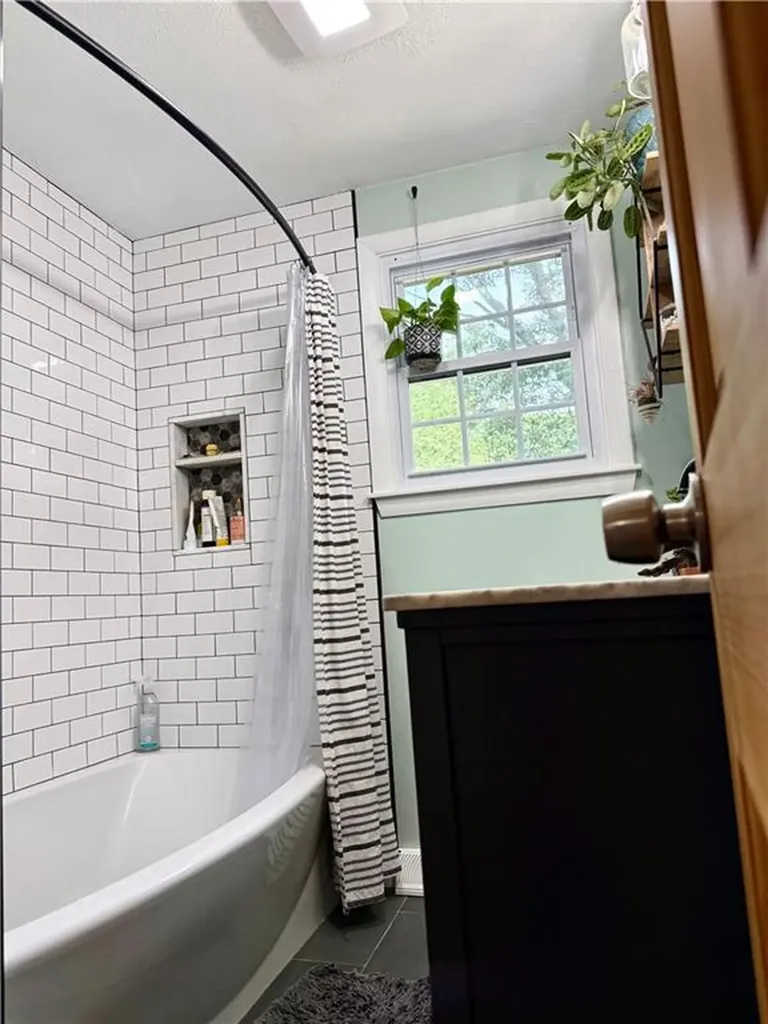 408 Gardiner Road Richmond RI 02892