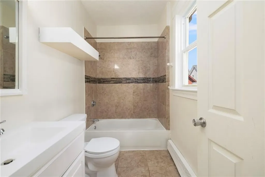 559 Branch Avenue Providence RI 02904