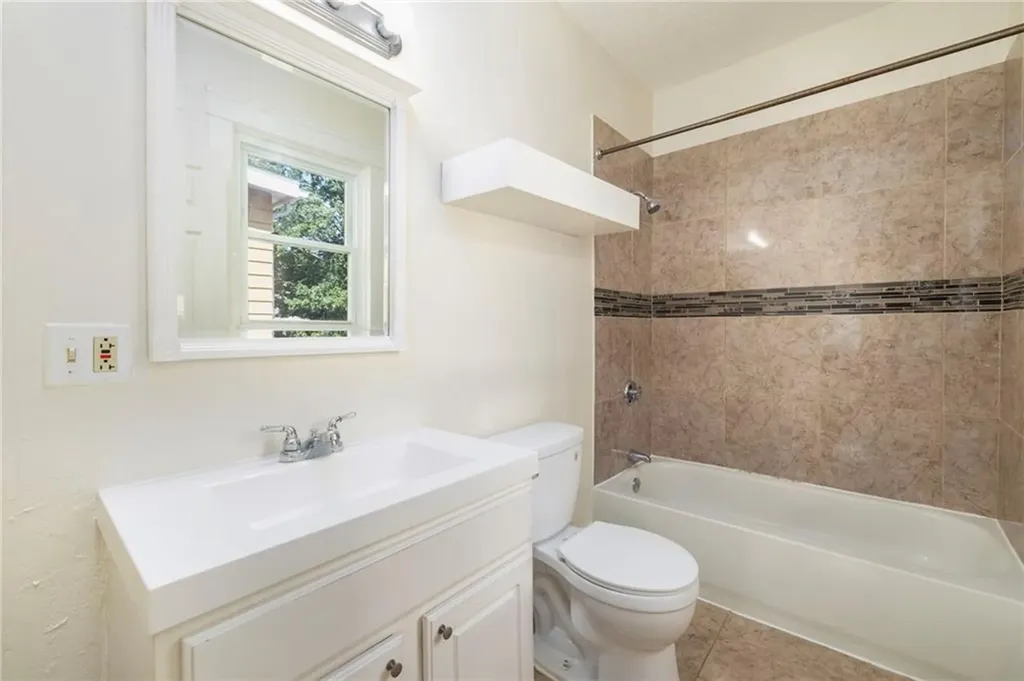 559 Branch Avenue Providence RI 02904