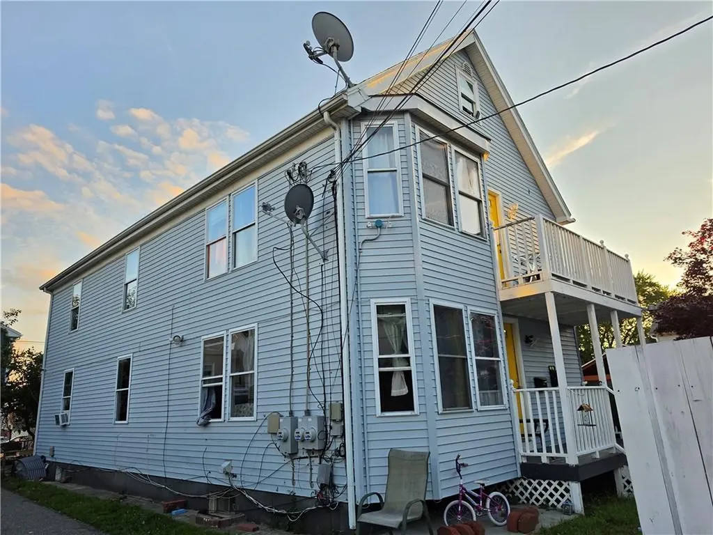 28 Benedict Street Providence RI 02907