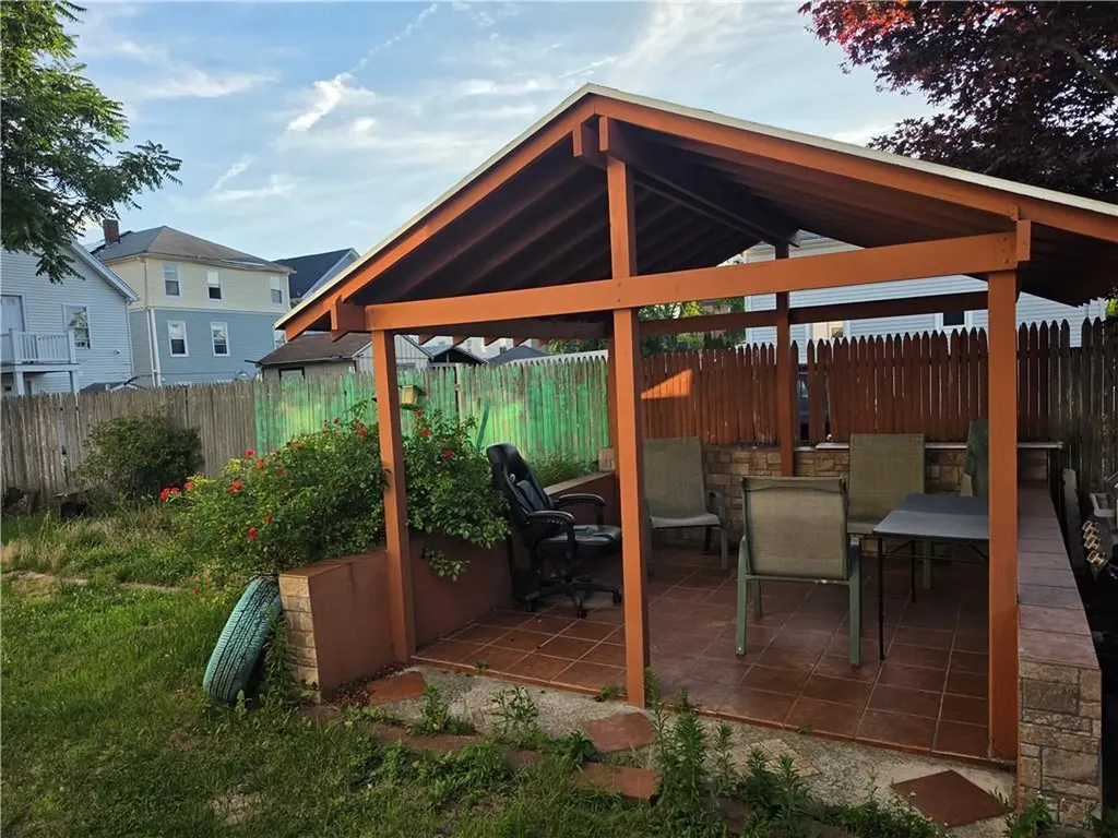 28 Benedict Street Providence RI 02907
