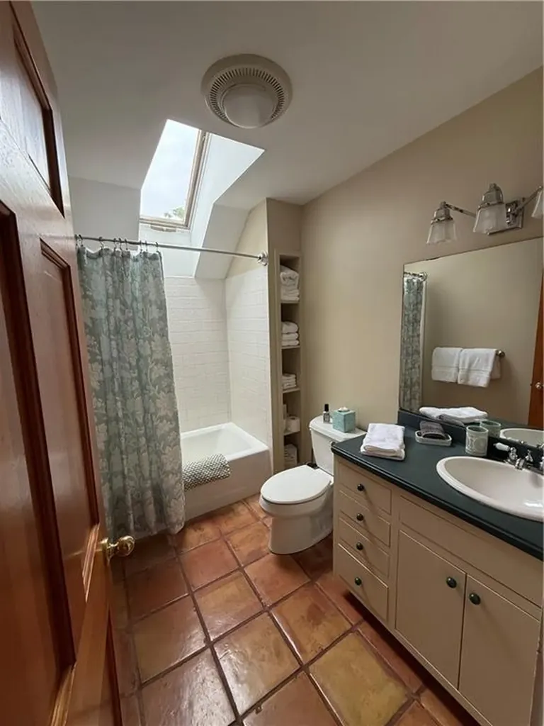 141 Coggeshall Avenue Newport RI 02840
