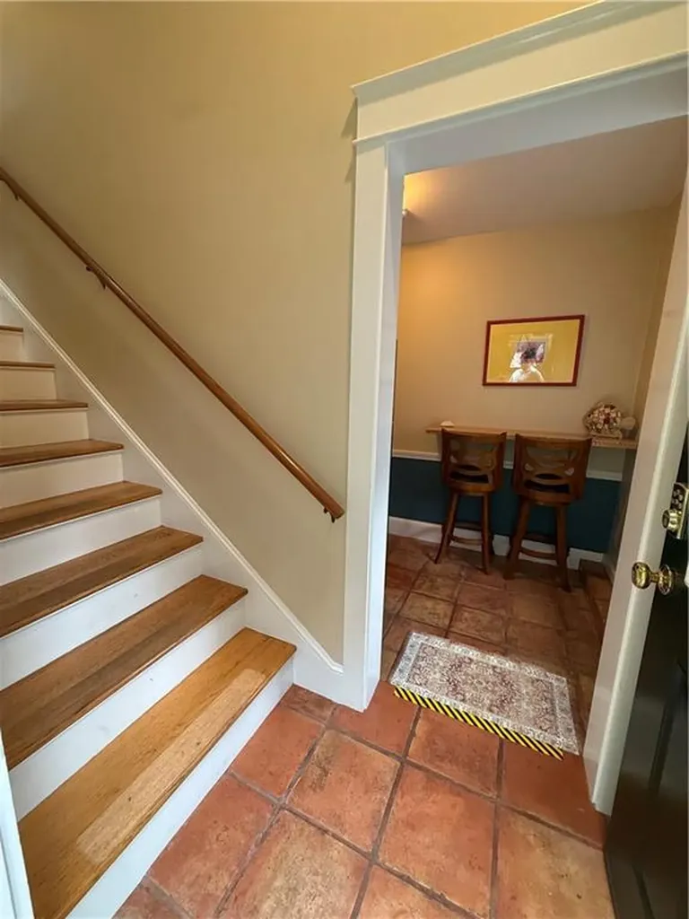 141 Coggeshall Avenue Newport RI 02840