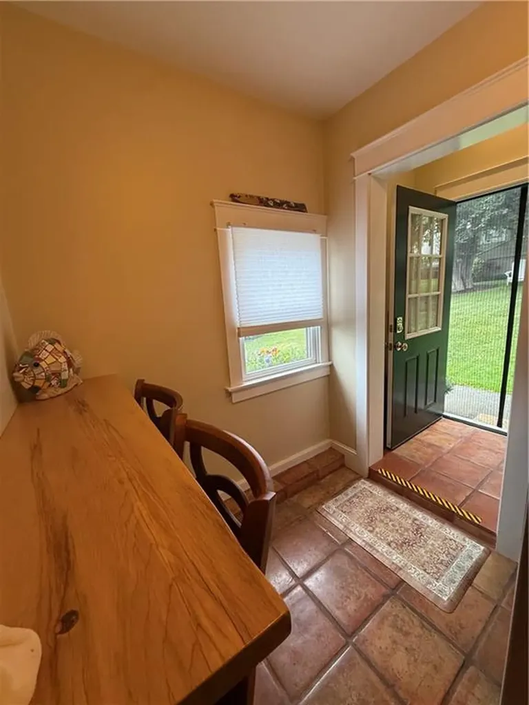 141 Coggeshall Avenue Newport RI 02840