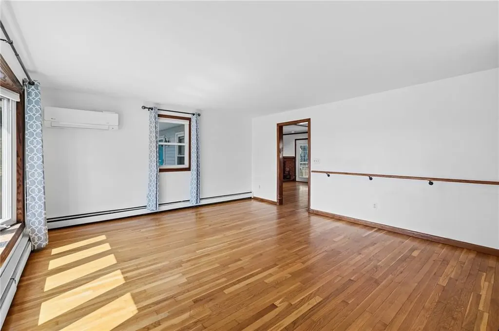 36 Holly Lane Tiverton RI 02878