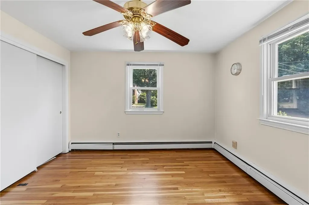 36 Holly Lane Tiverton RI 02878