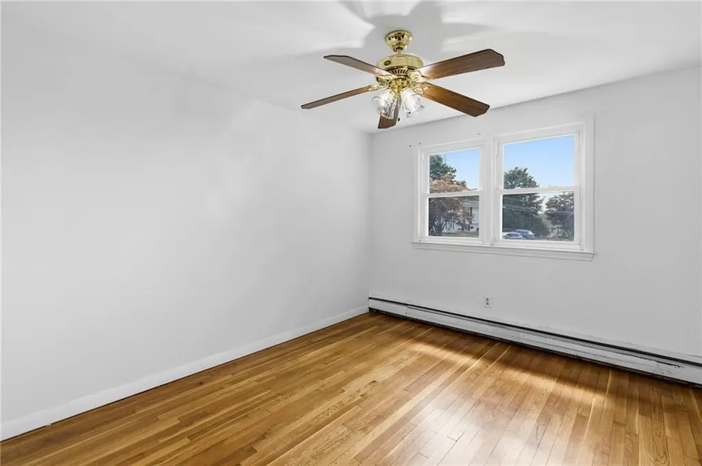 36 Holly Lane Tiverton RI 02878