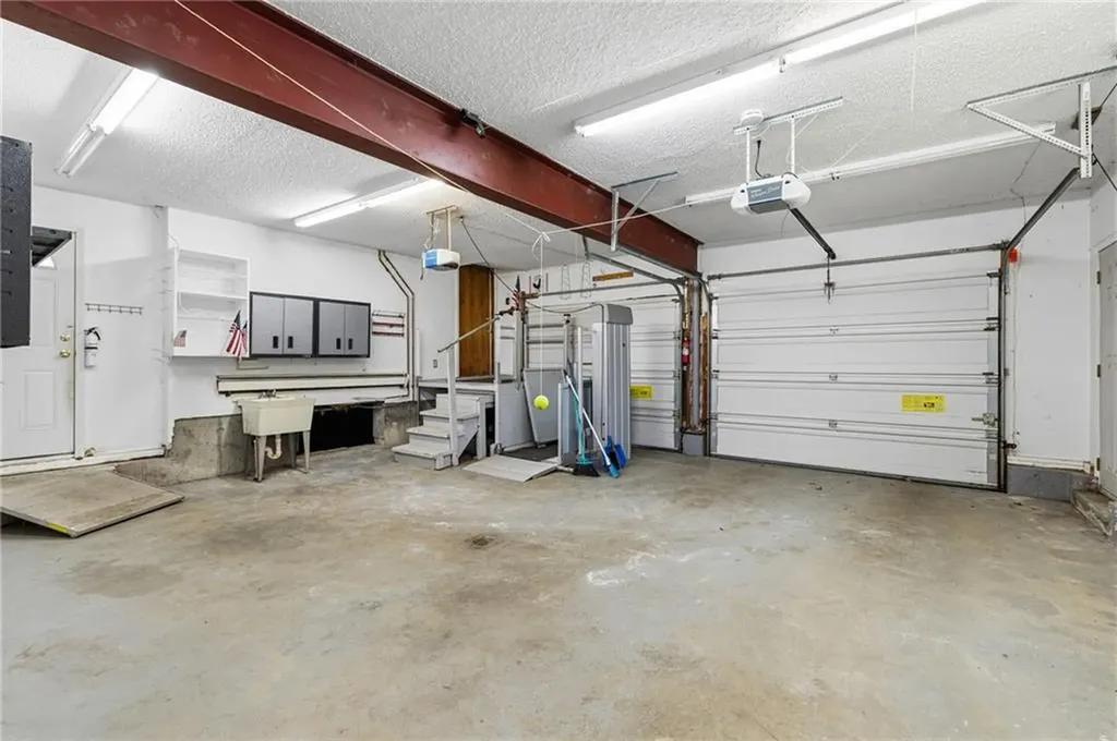 36 Holly Lane Tiverton RI 02878