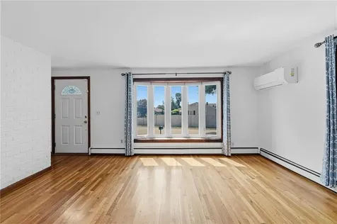 36 Holly Lane Tiverton RI 02878