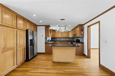 36 Holly Lane Tiverton RI 02878