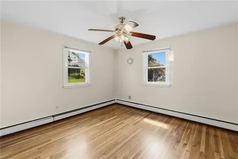 36 Holly Lane Tiverton RI 02878