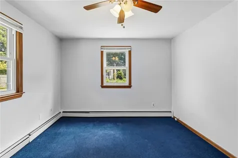36 Holly Lane Tiverton RI 02878