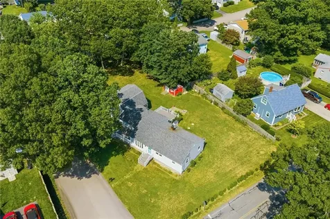 36 Holly Lane Tiverton RI 02878