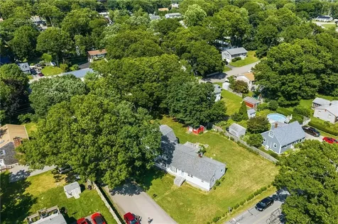 36 Holly Lane Tiverton RI 02878