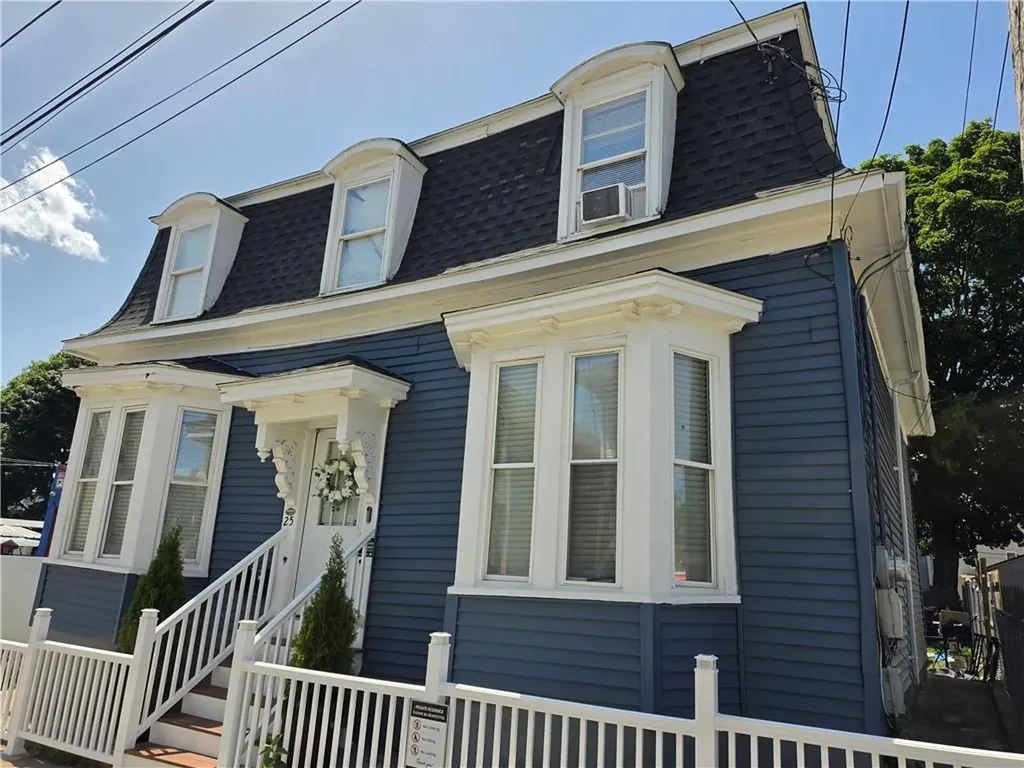 25 Seabury Street Providence RI 02909