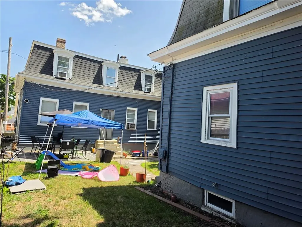 25 Seabury Street Providence RI 02909
