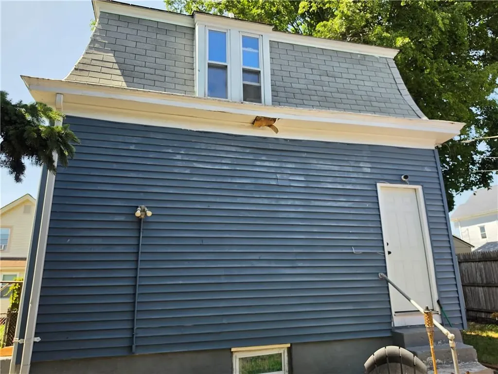 25 Seabury Street Providence RI 02909