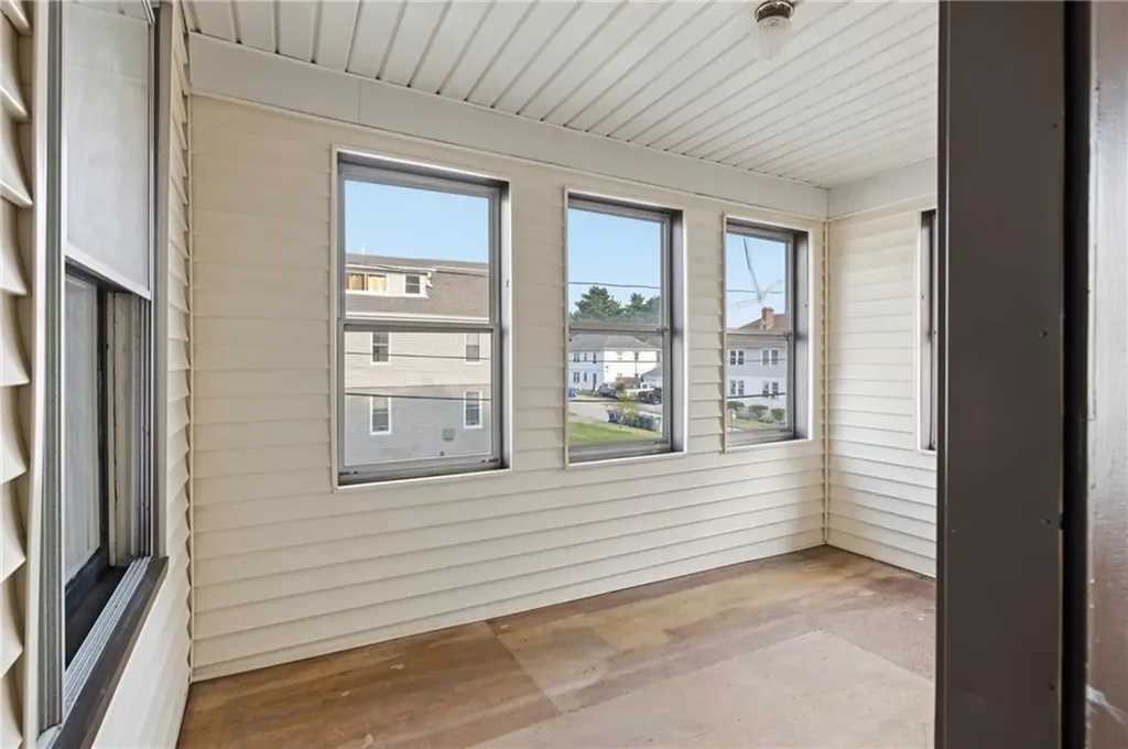 46 48 Ponagansett Avenue Providence RI 02909