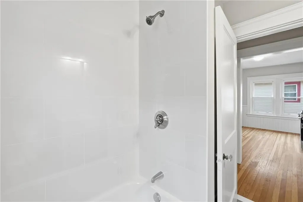 46 48 Ponagansett Avenue Providence RI 02909