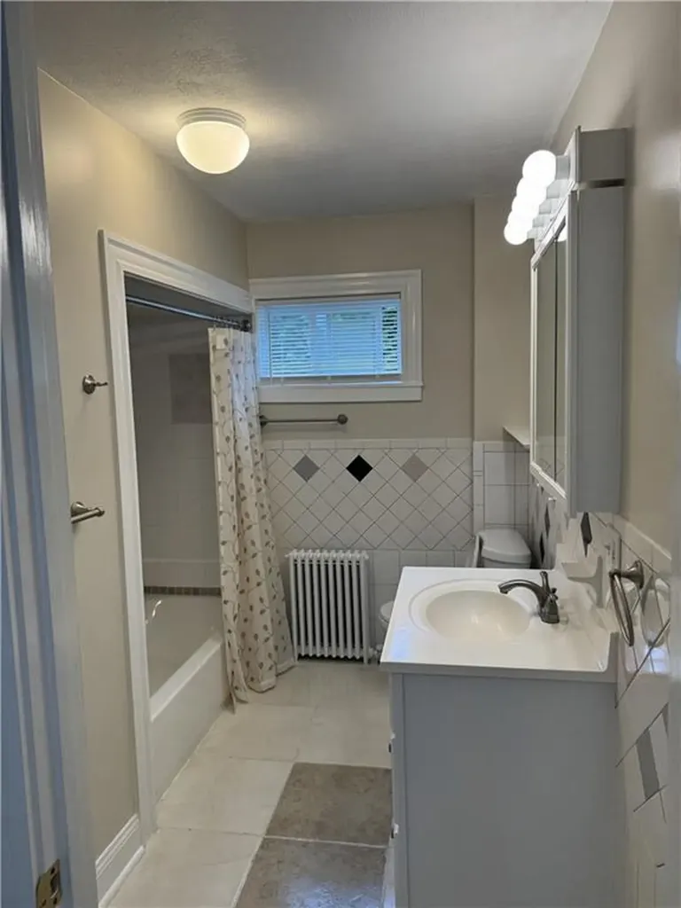 7 Whitwell Avenue Newport RI 02840
