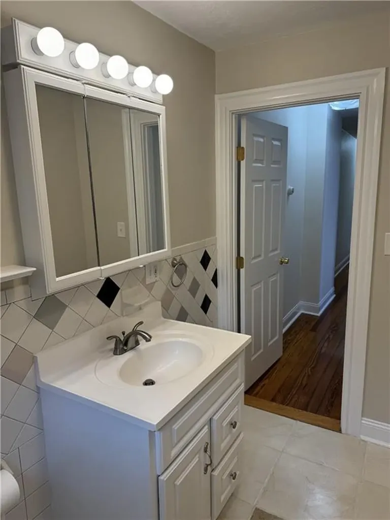 7 Whitwell Avenue Newport RI 02840