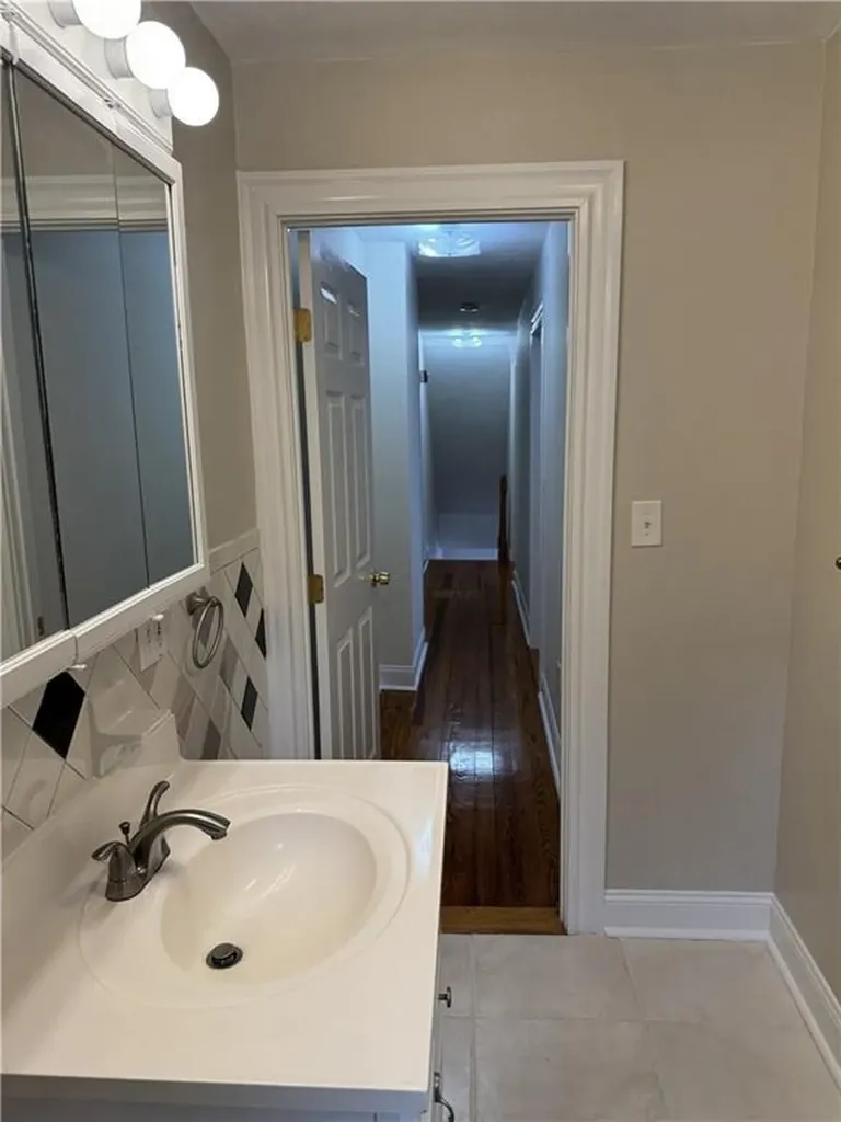 7 Whitwell Avenue Newport RI 02840