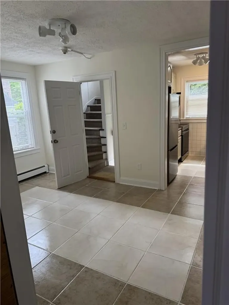 7 Whitwell Avenue Newport RI 02840