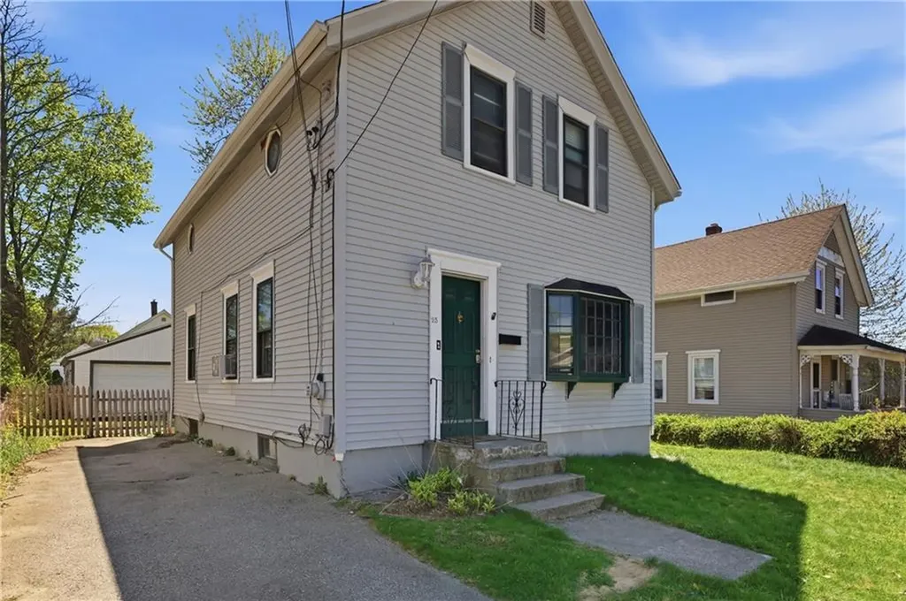 25 Hoppin Avenue East Providence RI 02915