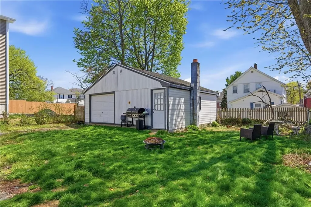 25 Hoppin Avenue East Providence RI 02915