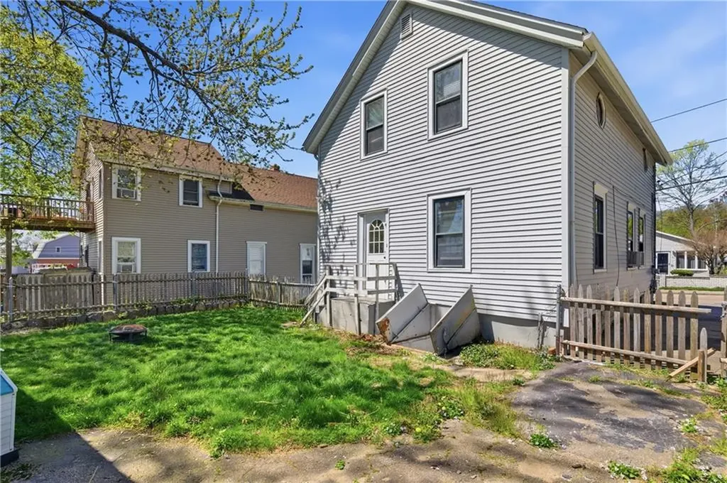 25 Hoppin Avenue East Providence RI 02915