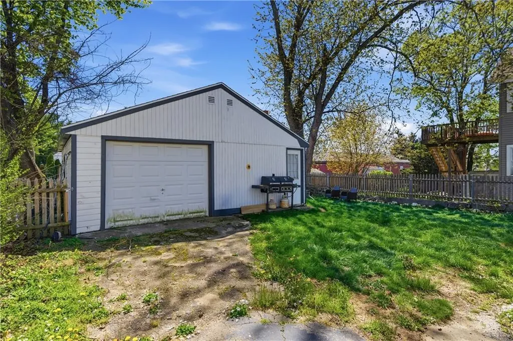 25 Hoppin Avenue East Providence RI 02915