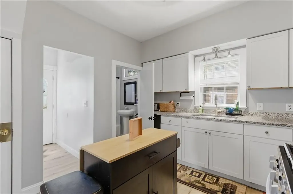 25 Hoppin Avenue East Providence RI 02915