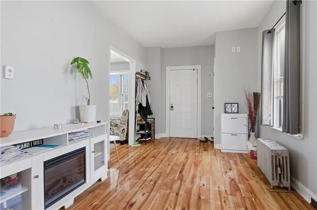 25 Hoppin Avenue East Providence RI 02915