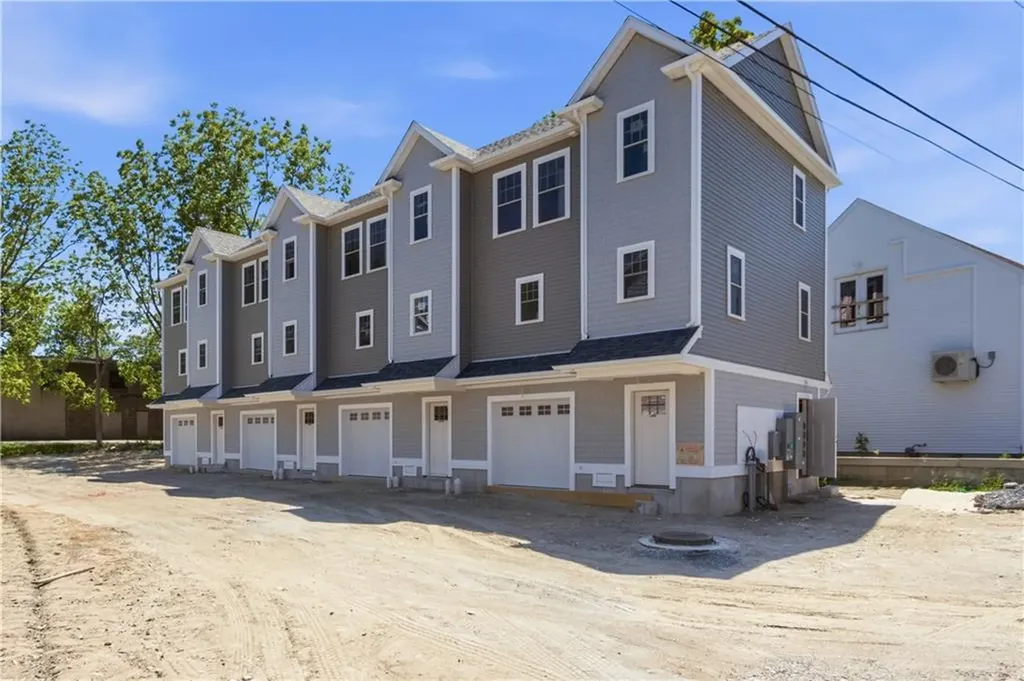 91 Croade Street Warren RI 02885