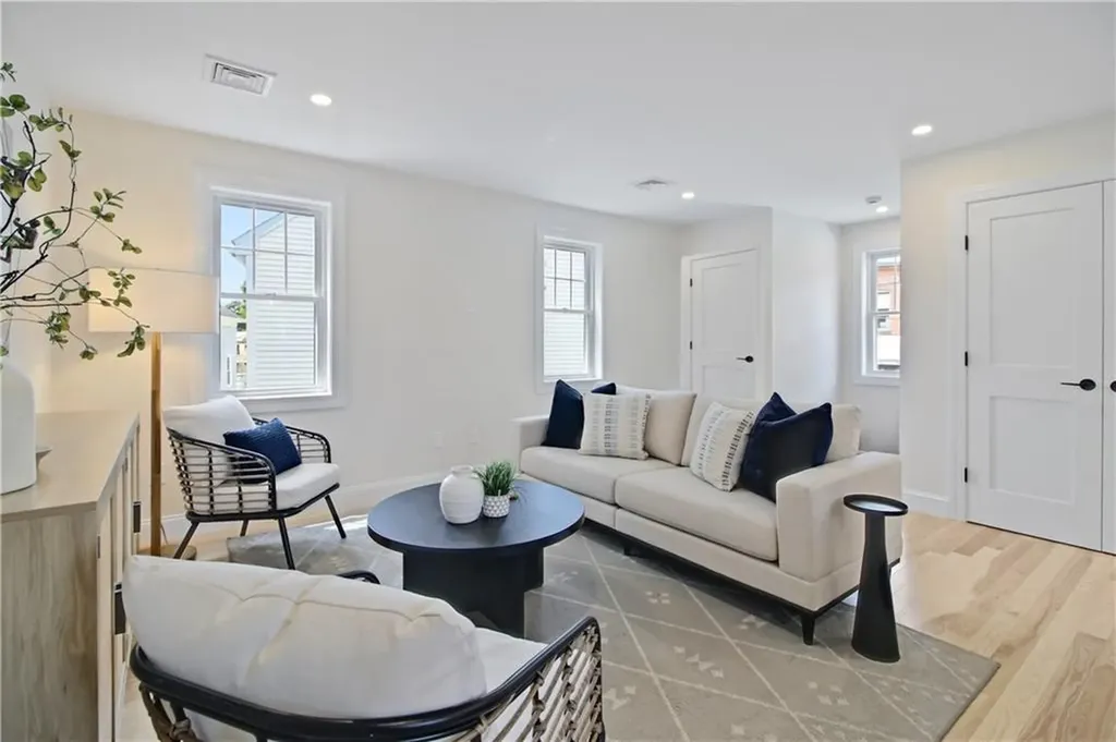 91 Croade Street Warren RI 02885