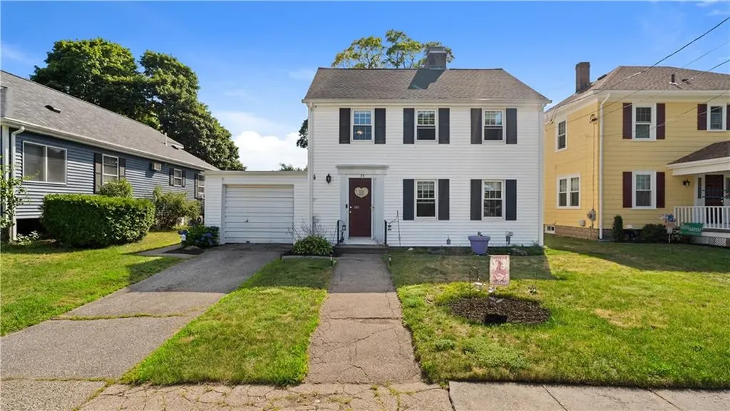 33 Linden Avenue East Providence RI 02916
