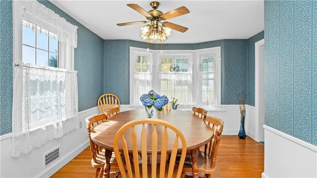 33 Linden Avenue East Providence RI 02916