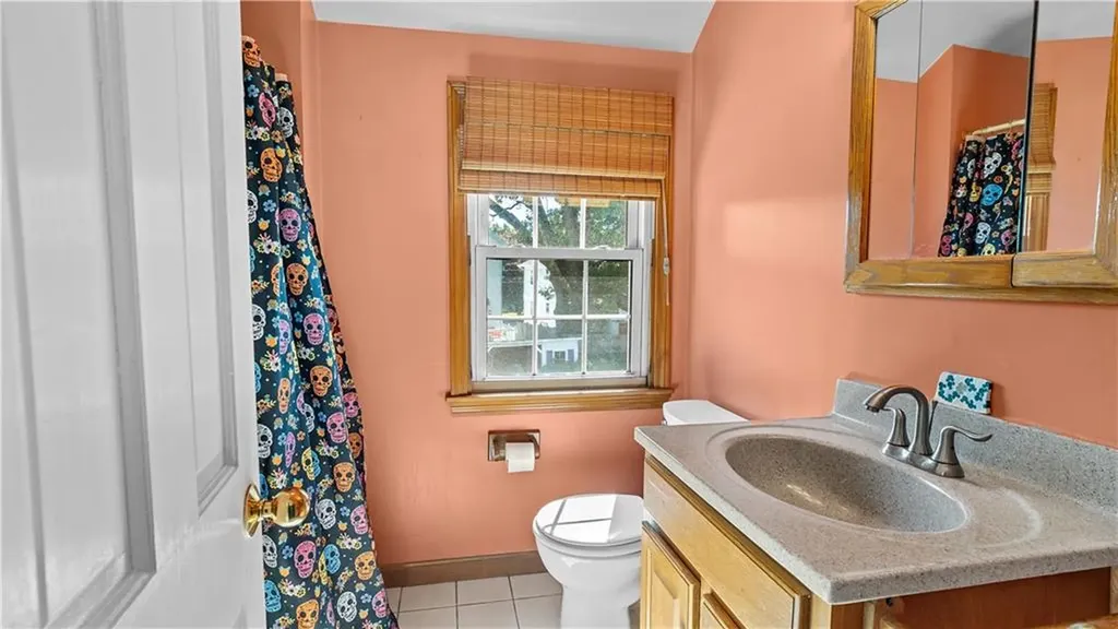 33 Linden Avenue East Providence RI 02916