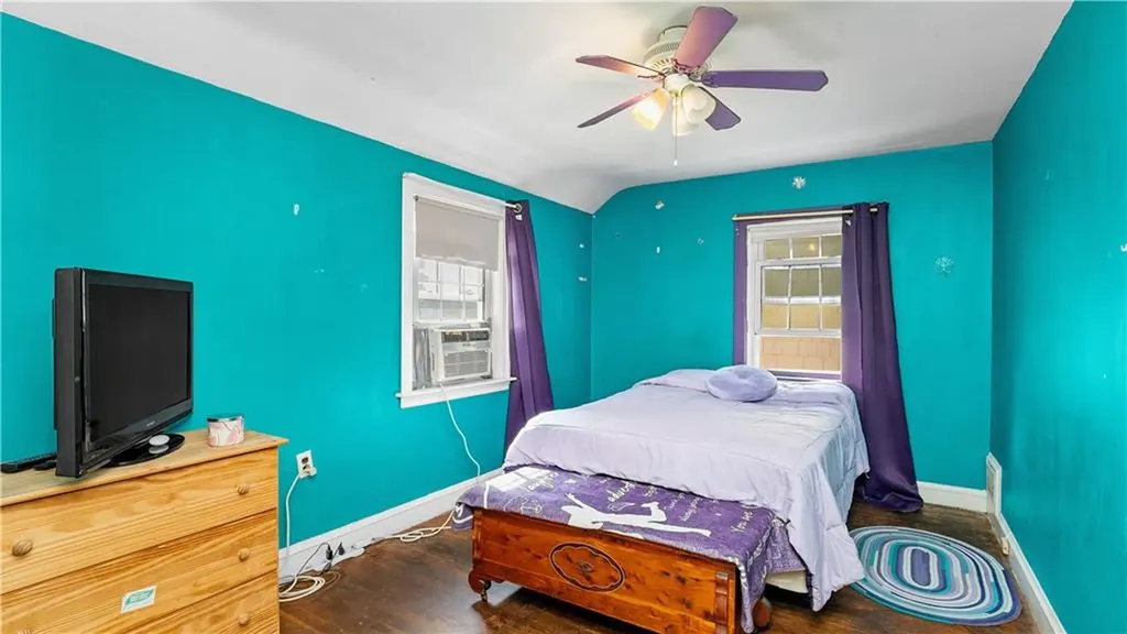 33 Linden Avenue East Providence RI 02916