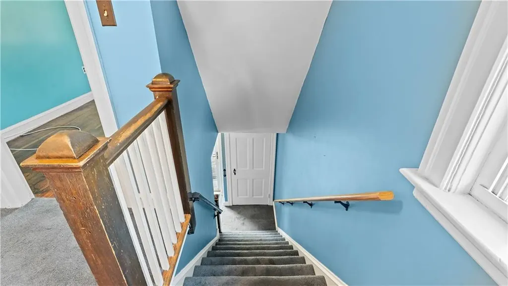 33 Linden Avenue East Providence RI 02916