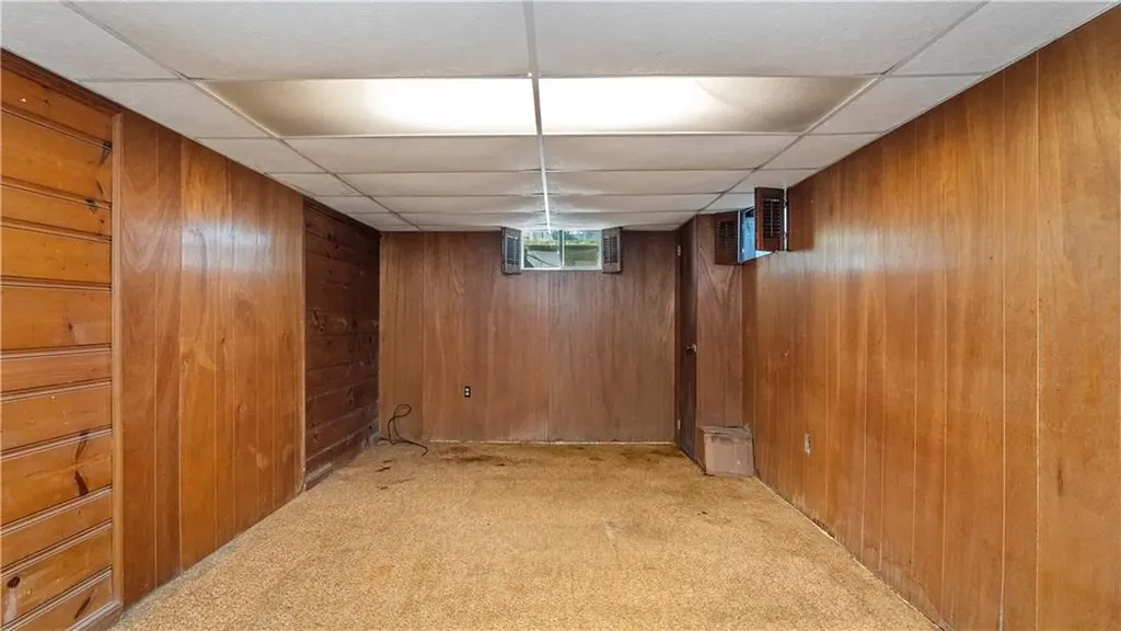 33 Linden Avenue East Providence RI 02916