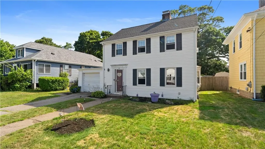33 Linden Avenue East Providence RI 02916