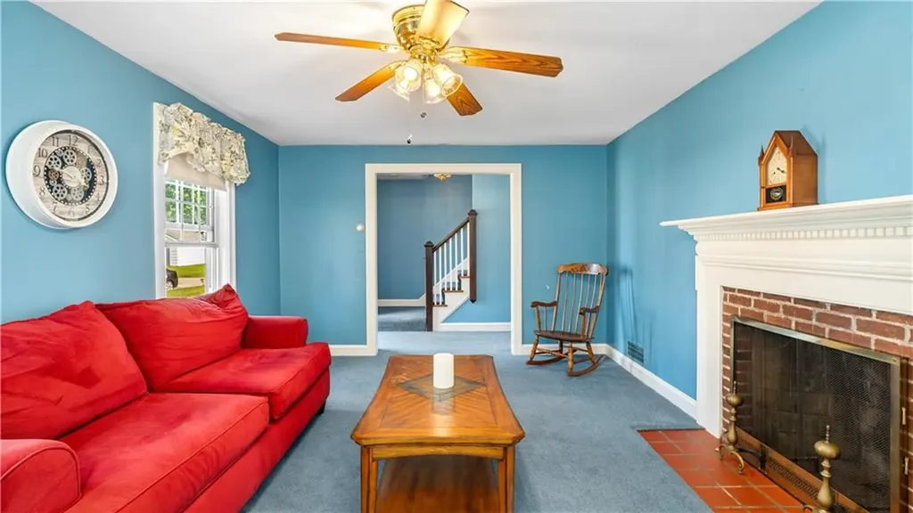 33 Linden Avenue East Providence RI 02916