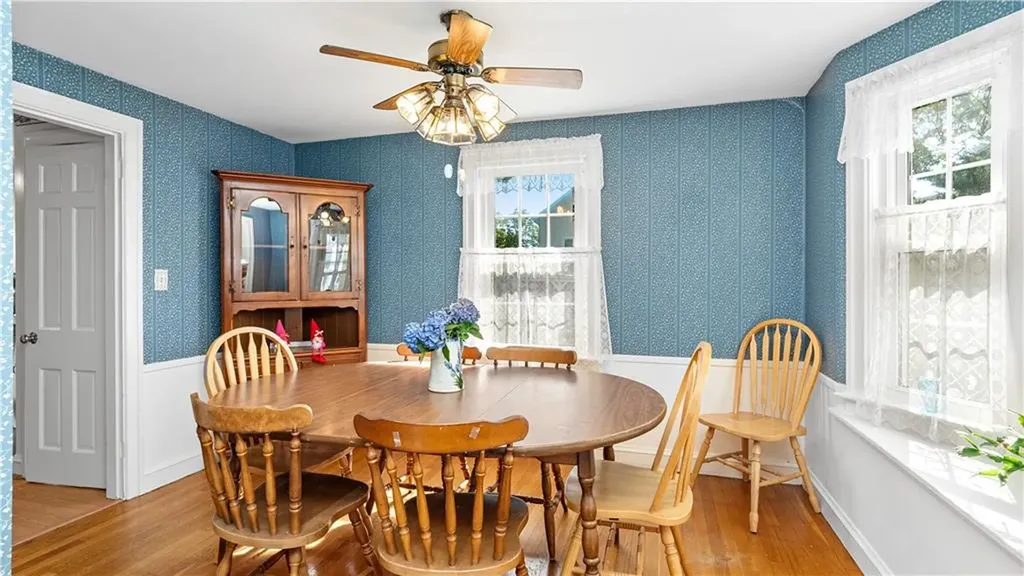 33 Linden Avenue East Providence RI 02916
