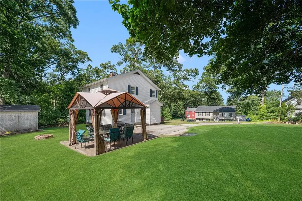 22 Clyde Street Blackstone MA 01504