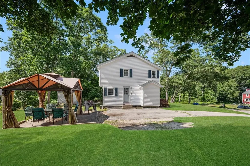 22 Clyde Street Blackstone MA 01504