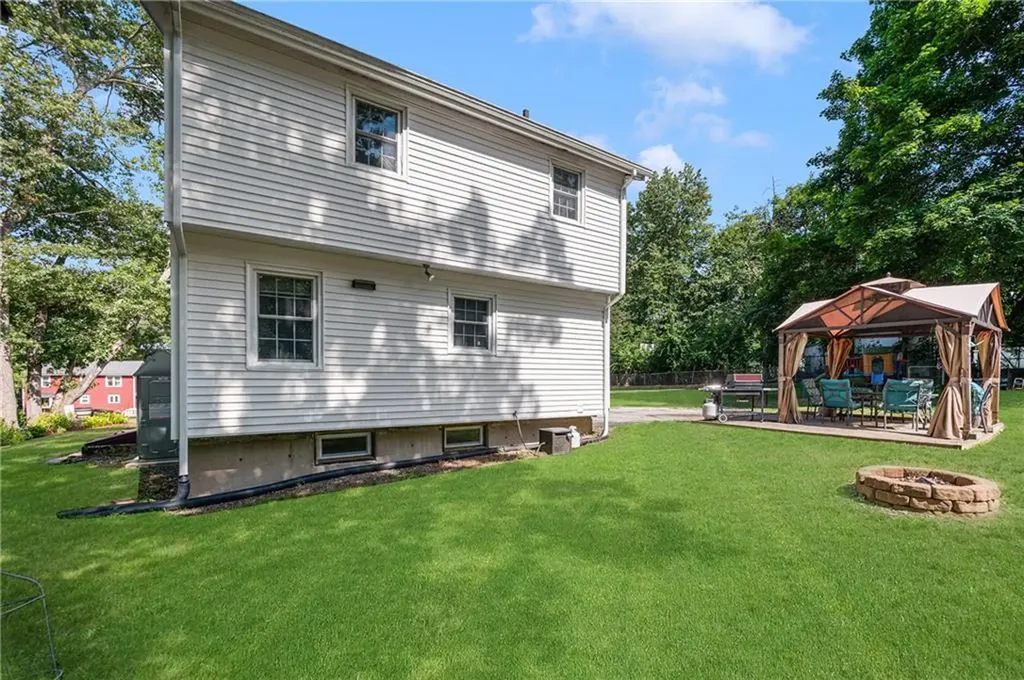 22 Clyde Street Blackstone MA 01504