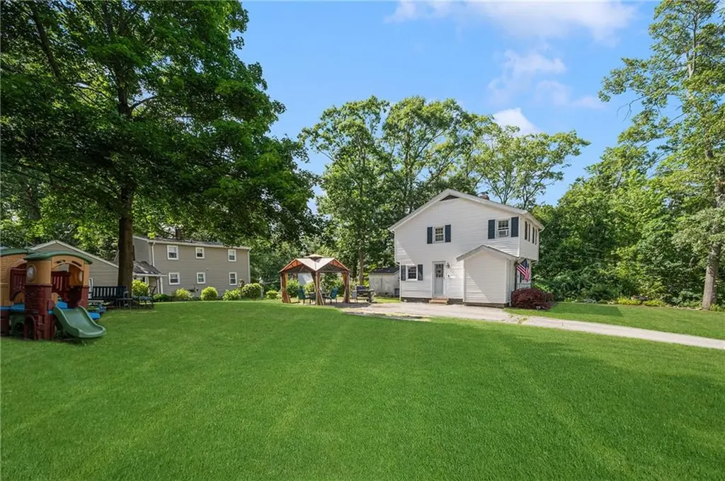 22 Clyde Street Blackstone MA 01504